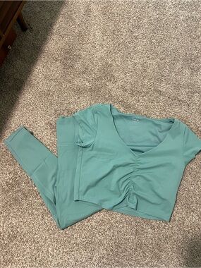 Old Navy Teal Crop Top with Front Ruching and Leggings